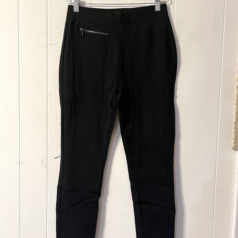 Saks Fifth Ave Classic Stretch Capri